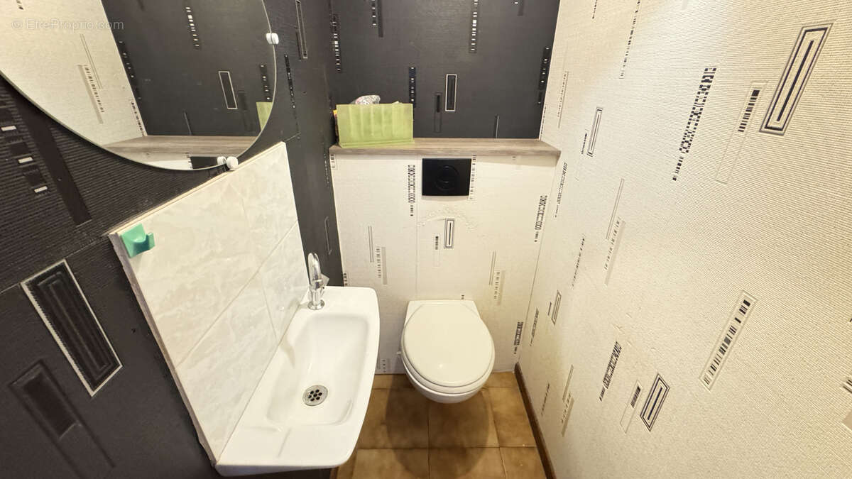 Maison à SAINT-LAURENT-DE-LA-SALANQUE