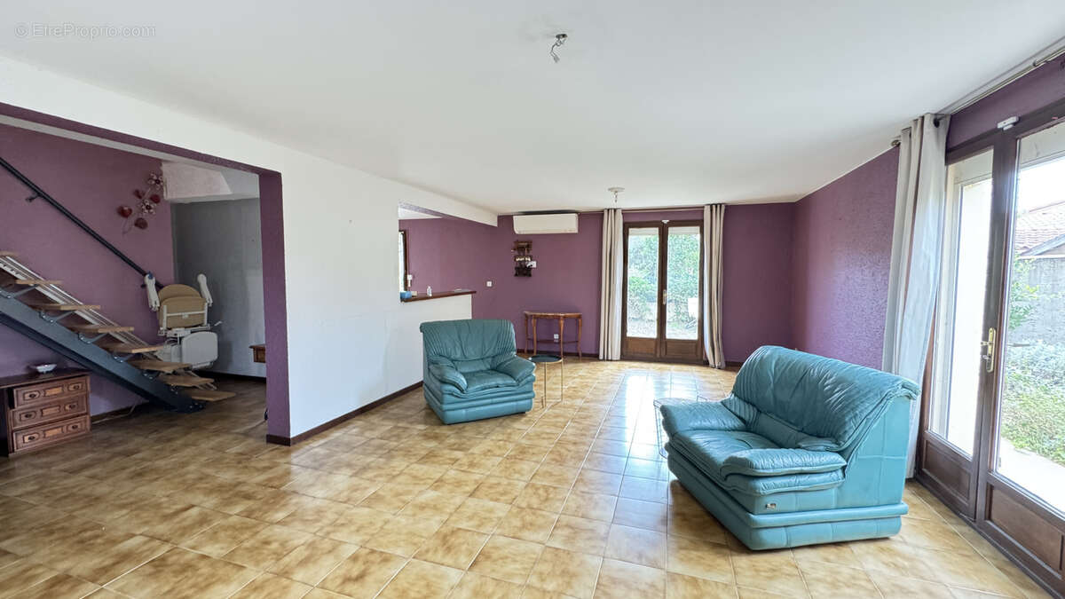 Maison à SAINT-LAURENT-DE-LA-SALANQUE