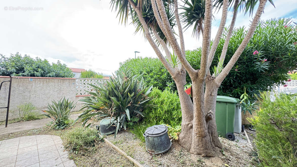 Maison à SAINT-LAURENT-DE-LA-SALANQUE