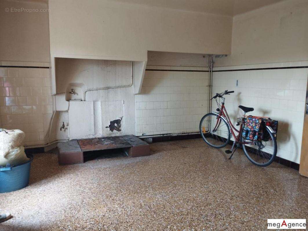 Maison à MAS-SAINT-CHELY