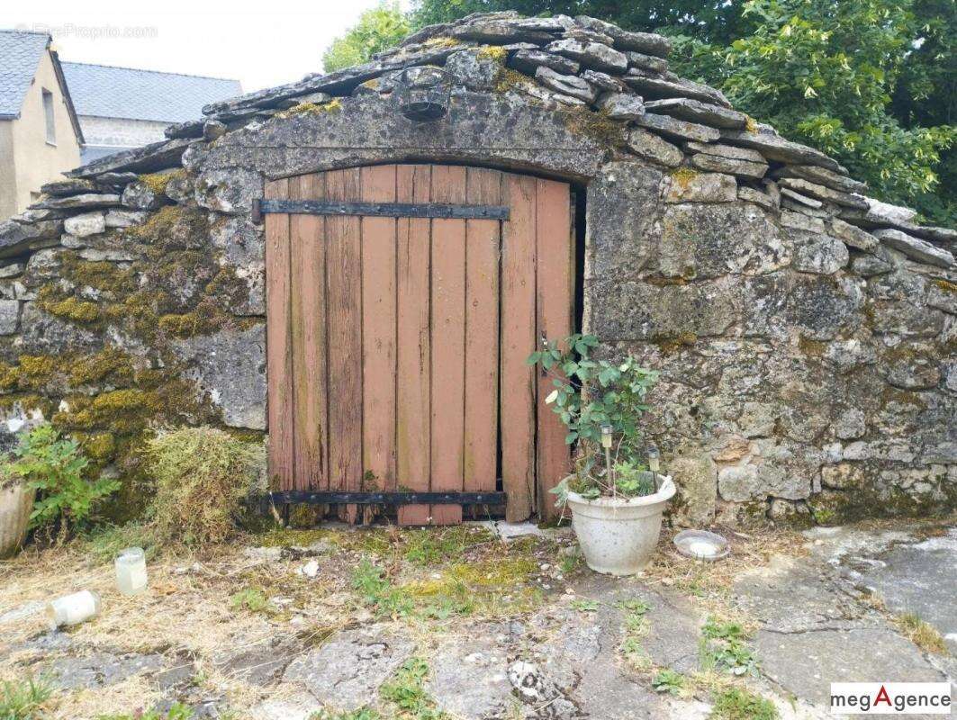 Maison à MAS-SAINT-CHELY