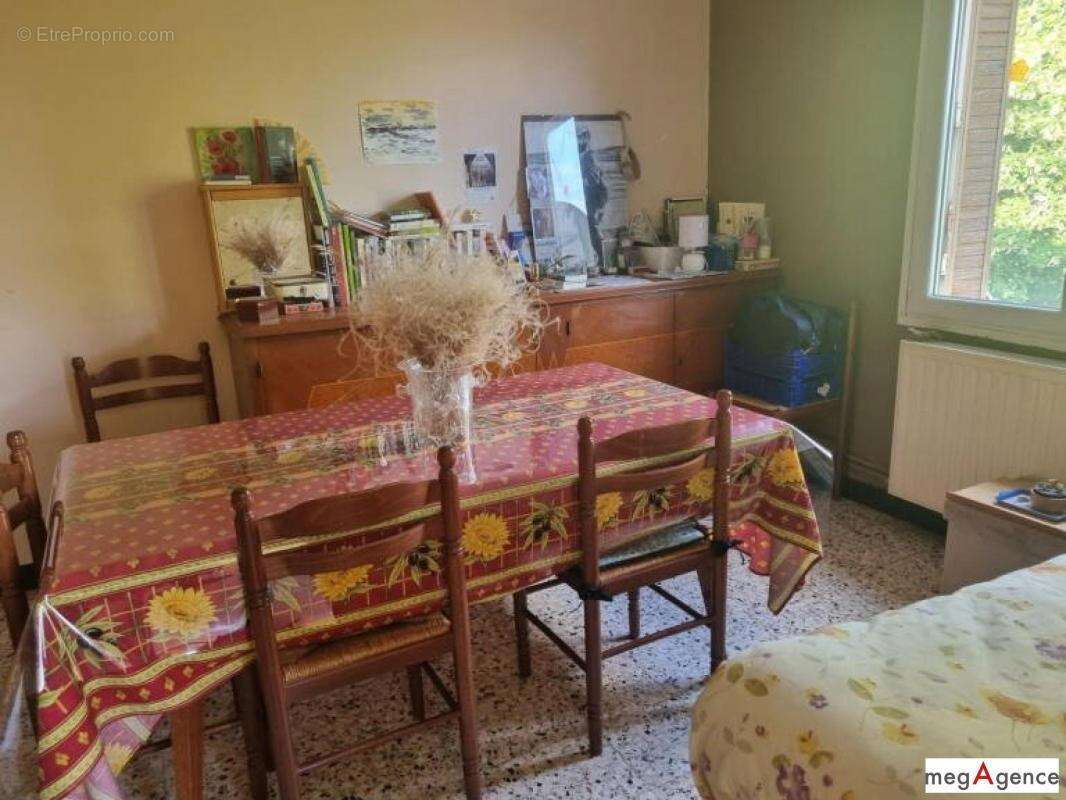 Maison à MAS-SAINT-CHELY