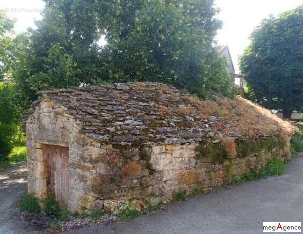 Maison à MAS-SAINT-CHELY