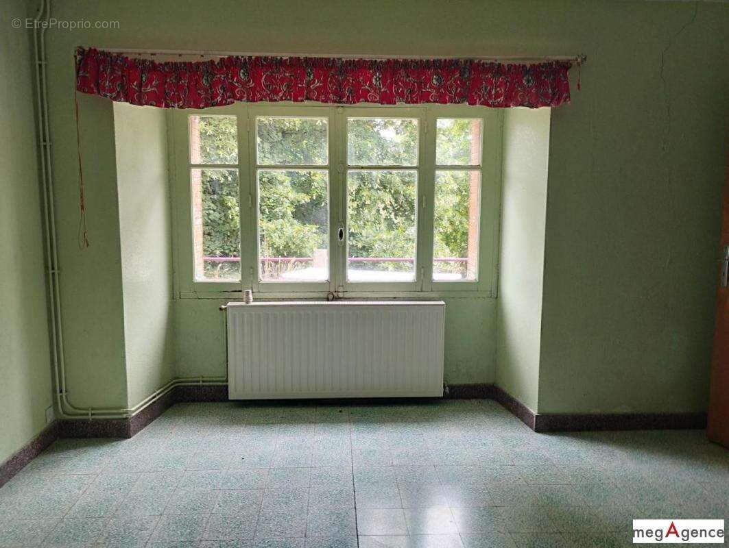 Maison à MAS-SAINT-CHELY