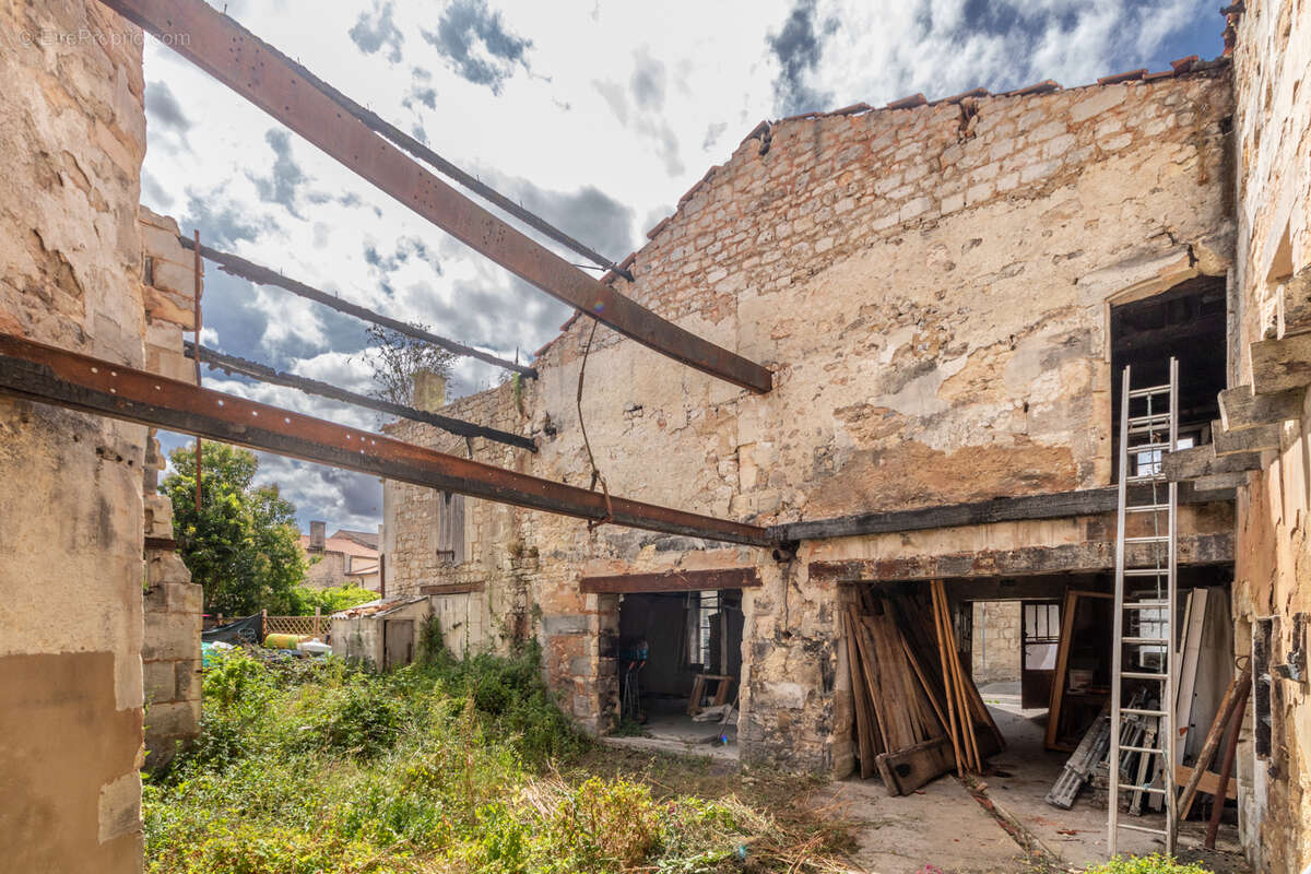 Appartement à SAINT-SAVINIEN
