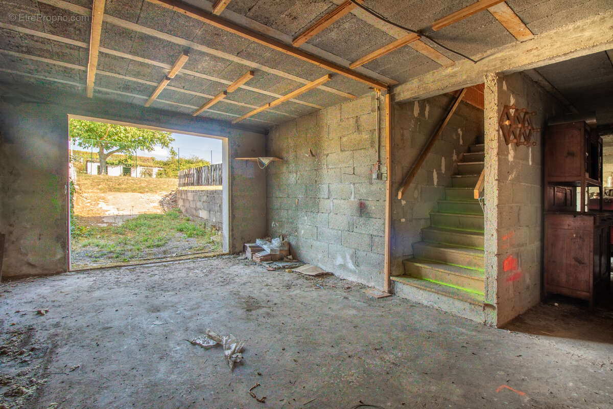 Maison à LES NOUILLERS