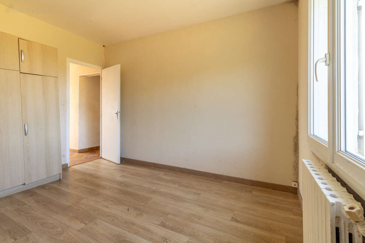 Maison à LES NOUILLERS