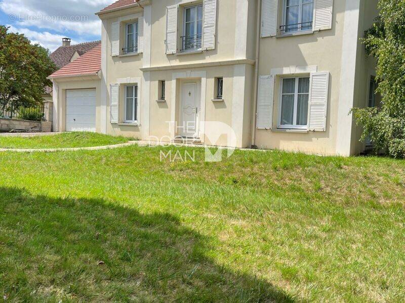 Maison à LES MOLIERES