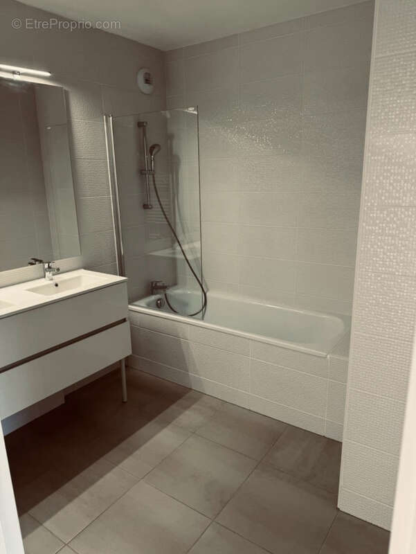 Appartement à SAINT-MAUR-DES-FOSSES