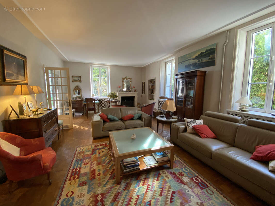 Maison à MAGNAC-SUR-TOUVRE