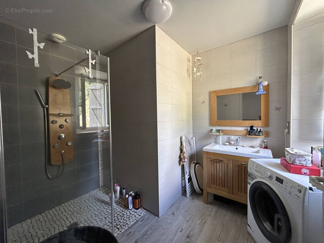 Maison à SAINT-PRIEST-DE-GIMEL