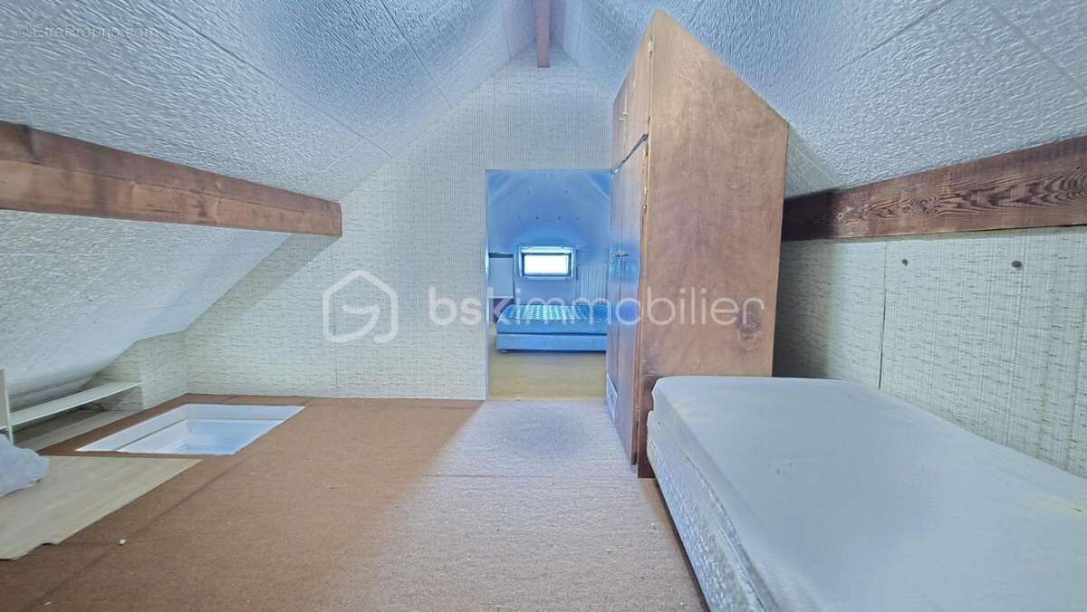 Maison à SAINTE-GENEVIEVE-DES-BOIS