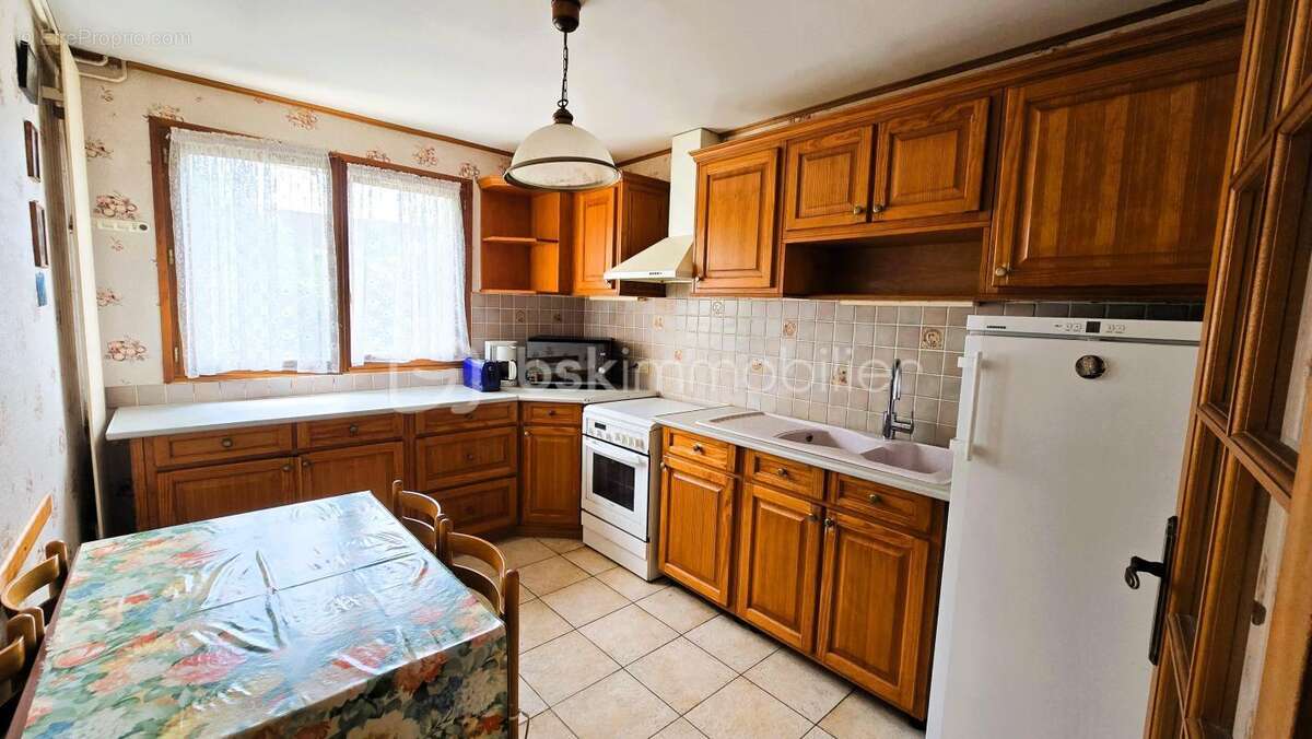 Maison à SAINTE-GENEVIEVE-DES-BOIS