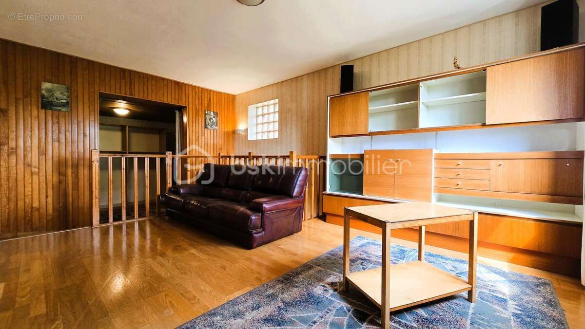 Maison à SAINTE-GENEVIEVE-DES-BOIS