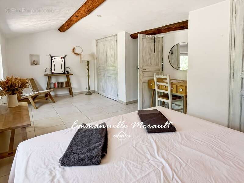 Maison à BAGNOLS-EN-FORET