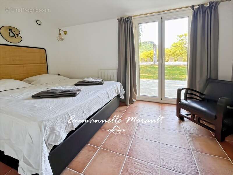 Maison à BAGNOLS-EN-FORET