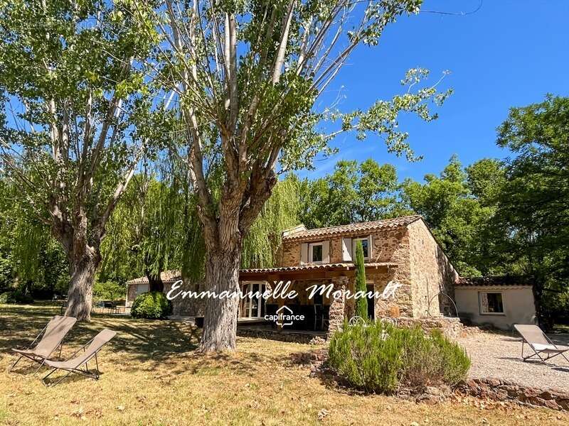 Maison à BAGNOLS-EN-FORET