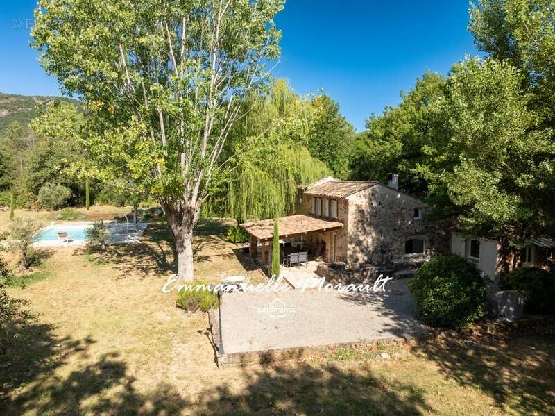 Maison à BAGNOLS-EN-FORET