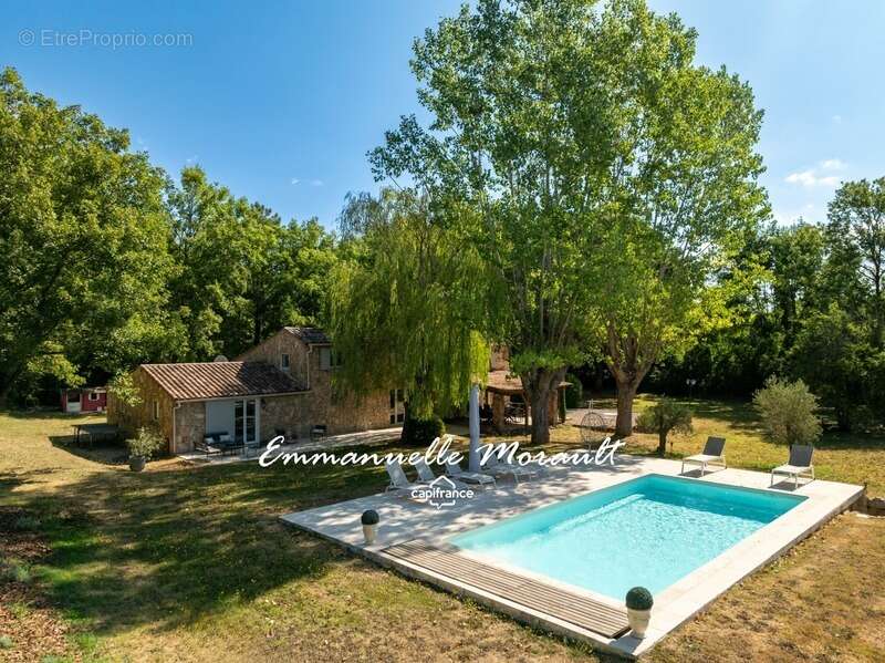 Maison à BAGNOLS-EN-FORET