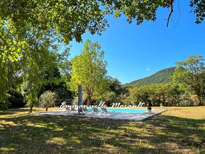 Maison à BAGNOLS-EN-FORET