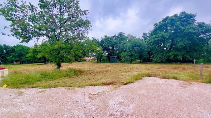 Terrain à FRONTON