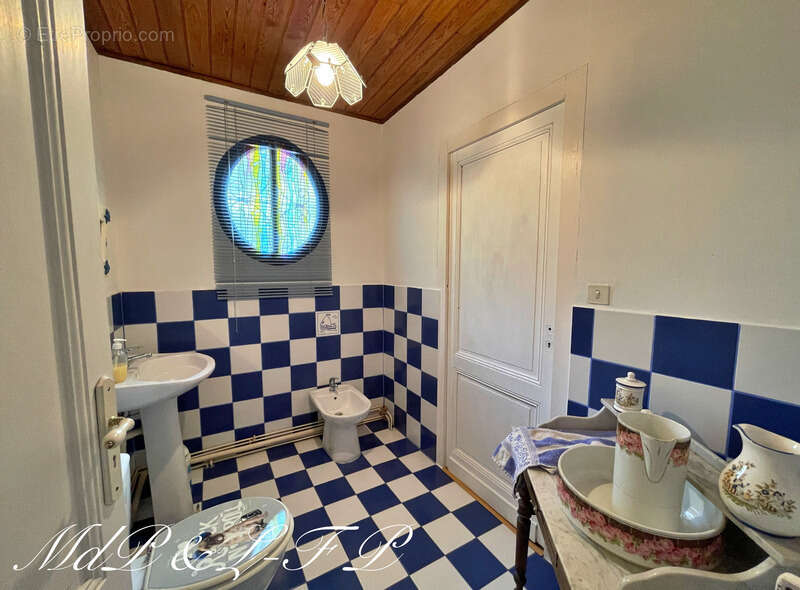 Maison à SAINT-MAGNE-DE-CASTILLON