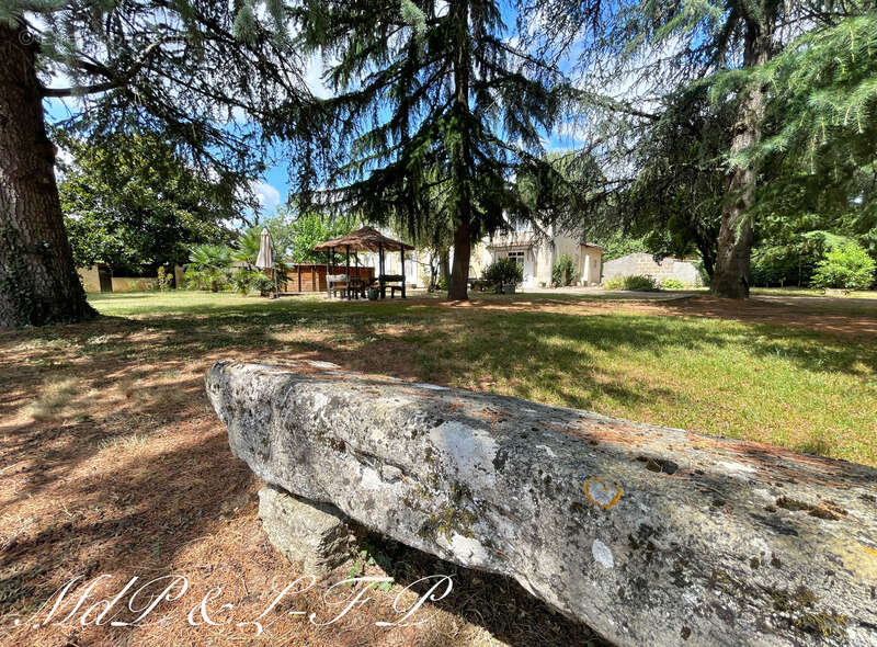 Maison à SAINT-MAGNE-DE-CASTILLON