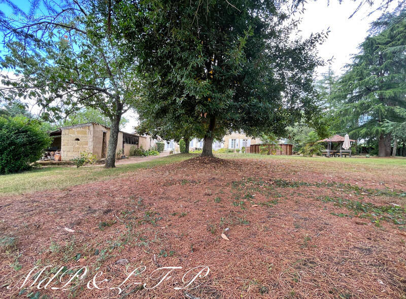 Maison à SAINT-MAGNE-DE-CASTILLON