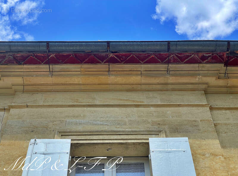 Maison à SAINT-MAGNE-DE-CASTILLON