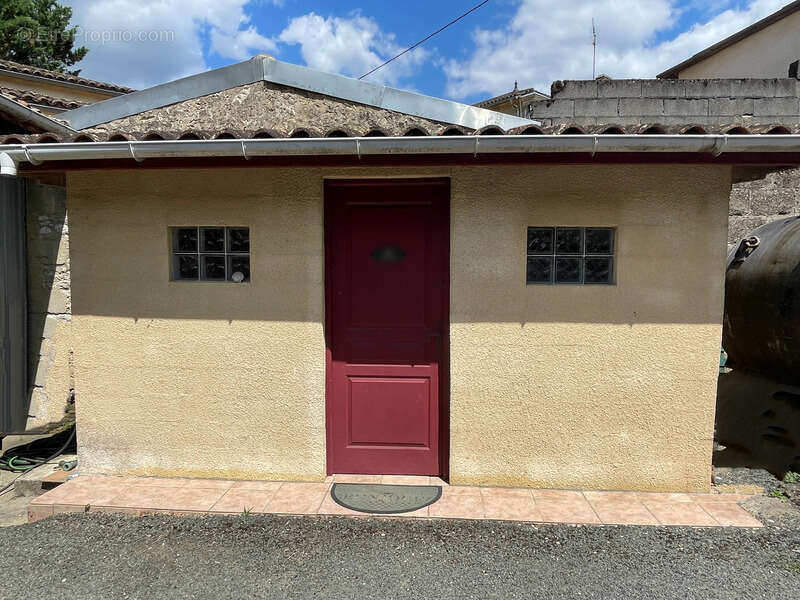 Maison à SAINT-MAGNE-DE-CASTILLON