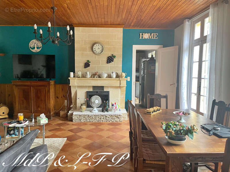 Maison à SAINT-MAGNE-DE-CASTILLON