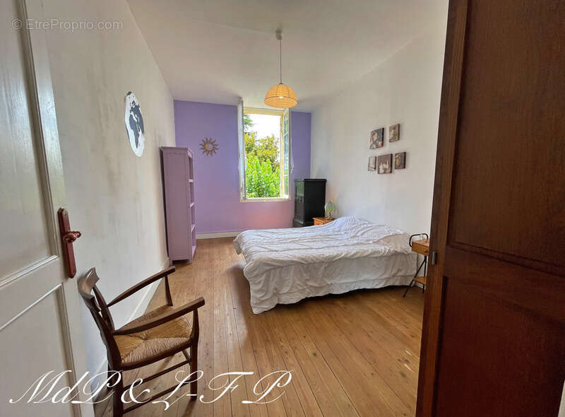 Maison à SAINT-MAGNE-DE-CASTILLON