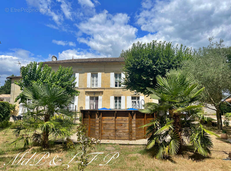 Maison à SAINT-MAGNE-DE-CASTILLON