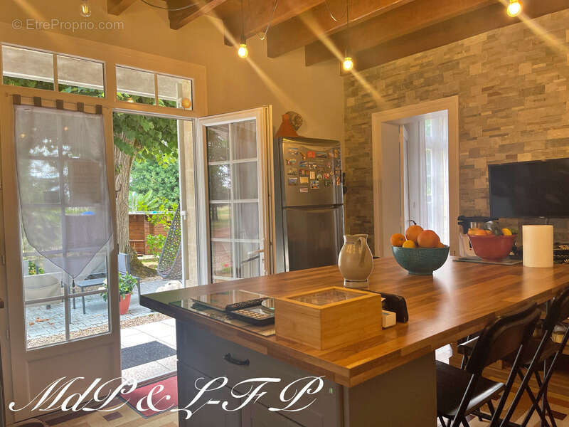 Maison à SAINT-MAGNE-DE-CASTILLON