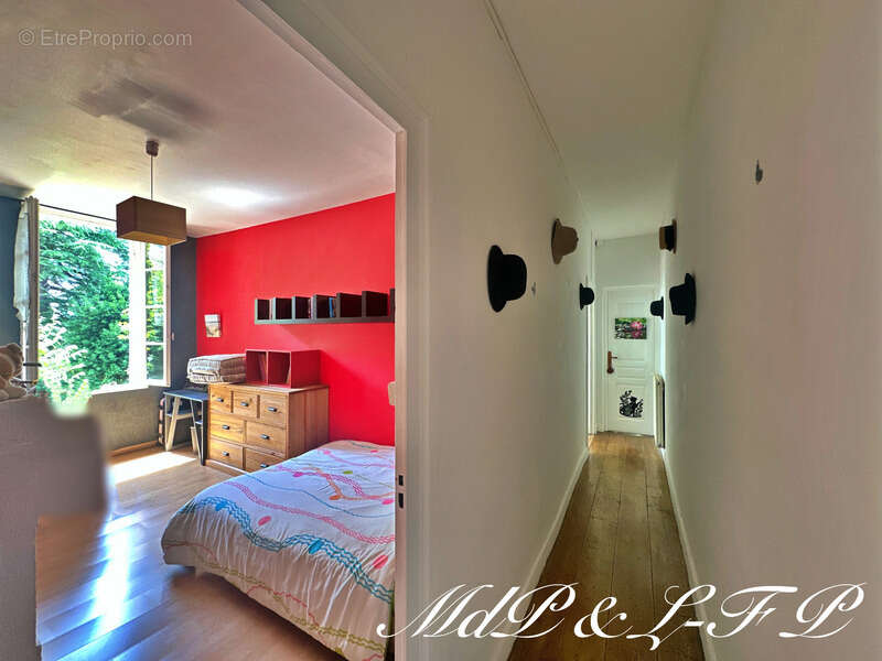 Maison à SAINT-MAGNE-DE-CASTILLON