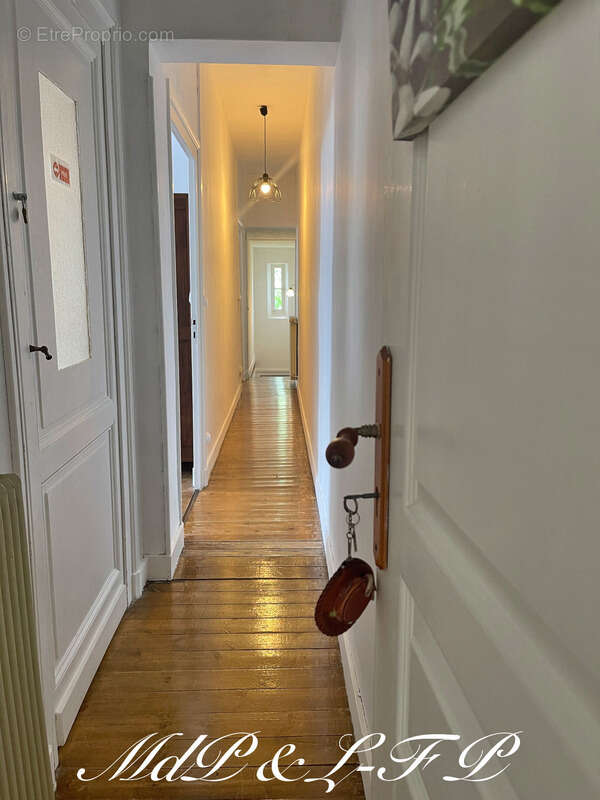 Maison à SAINT-MAGNE-DE-CASTILLON