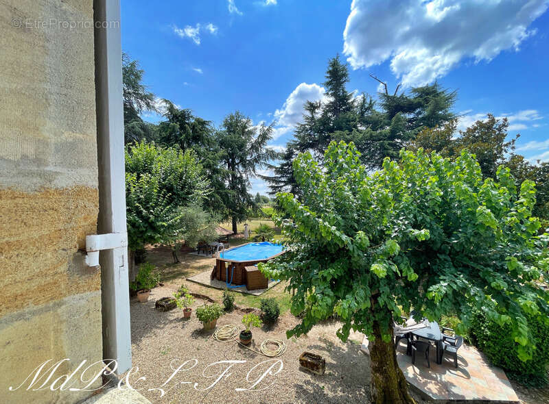 Maison à SAINT-MAGNE-DE-CASTILLON