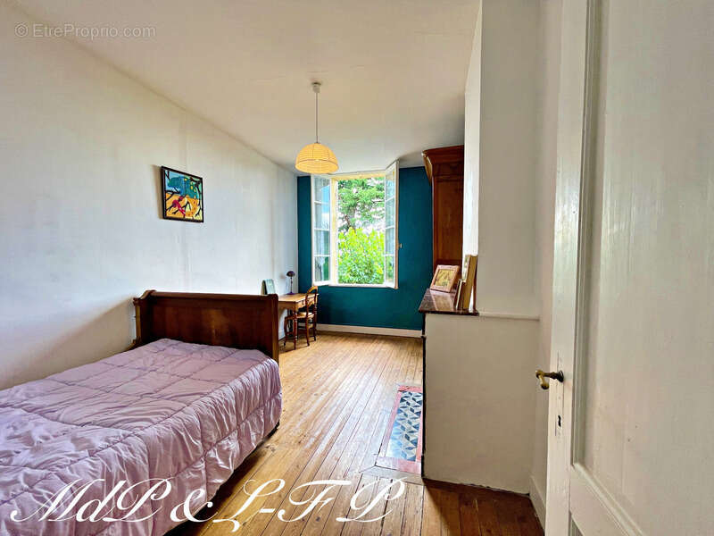 Maison à SAINT-MAGNE-DE-CASTILLON