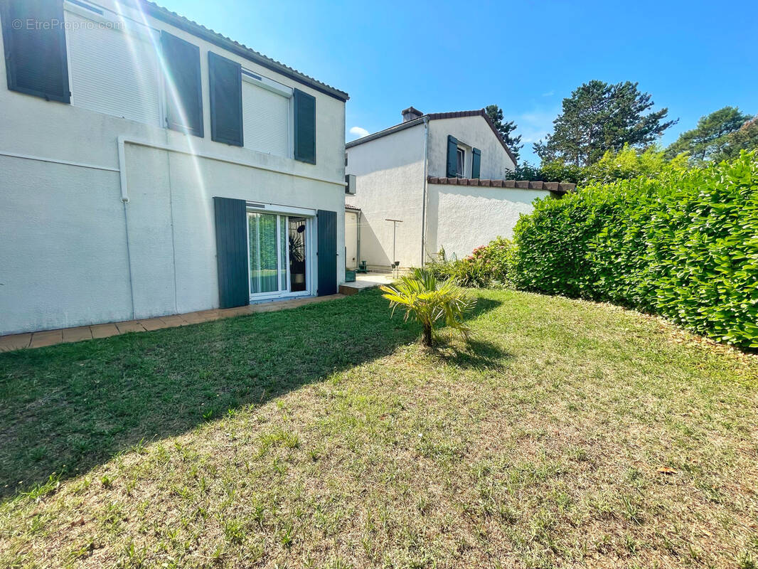 Maison à SEREZIN-DU-RHONE