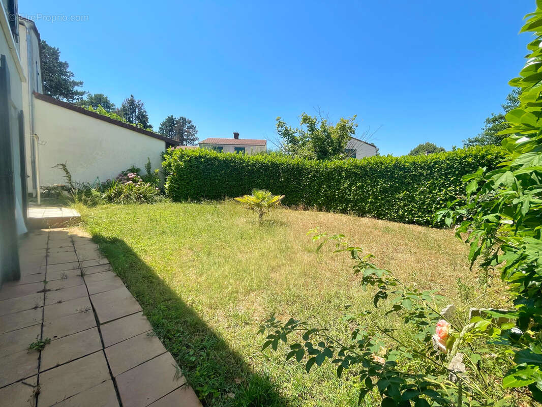 Maison à SEREZIN-DU-RHONE