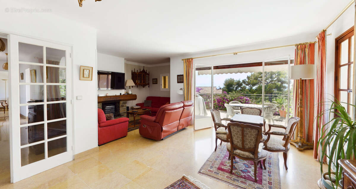 Maison à CARQUEIRANNE