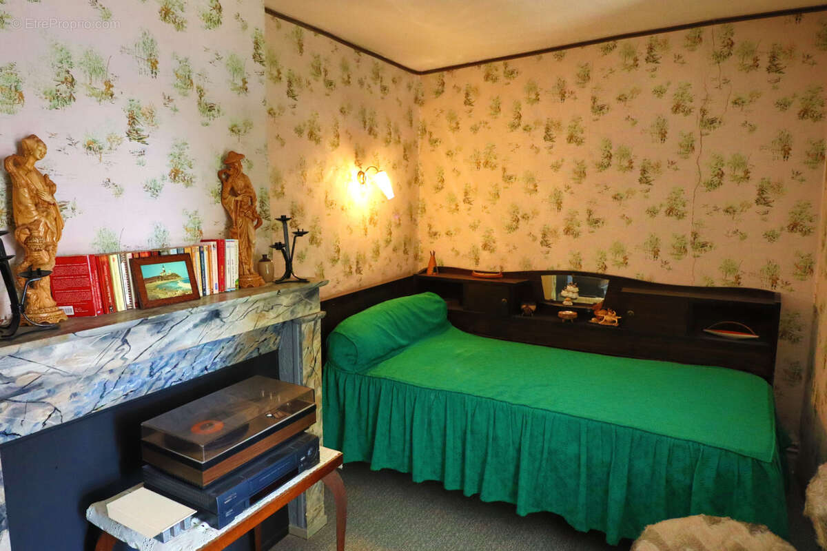 Maison à PERIGNAT-SUR-ALLIER