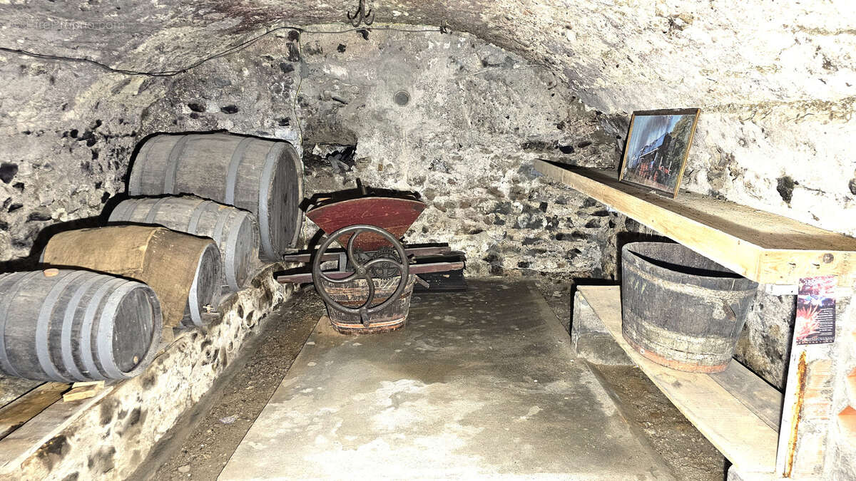 Maison à PERIGNAT-SUR-ALLIER