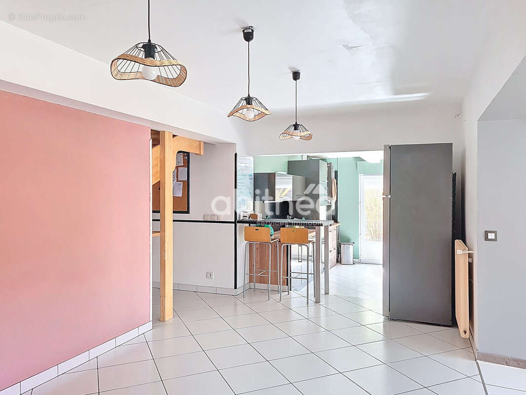 Maison à AMBARES-ET-LAGRAVE