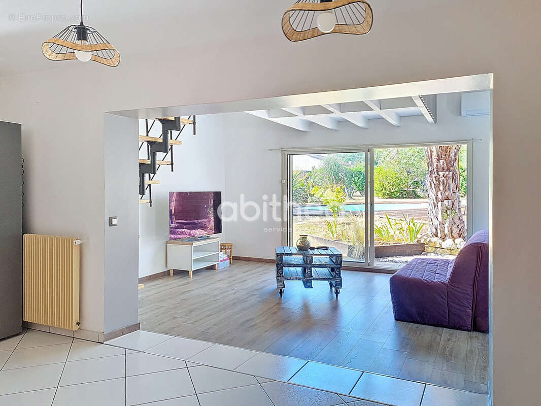 Maison à AMBARES-ET-LAGRAVE