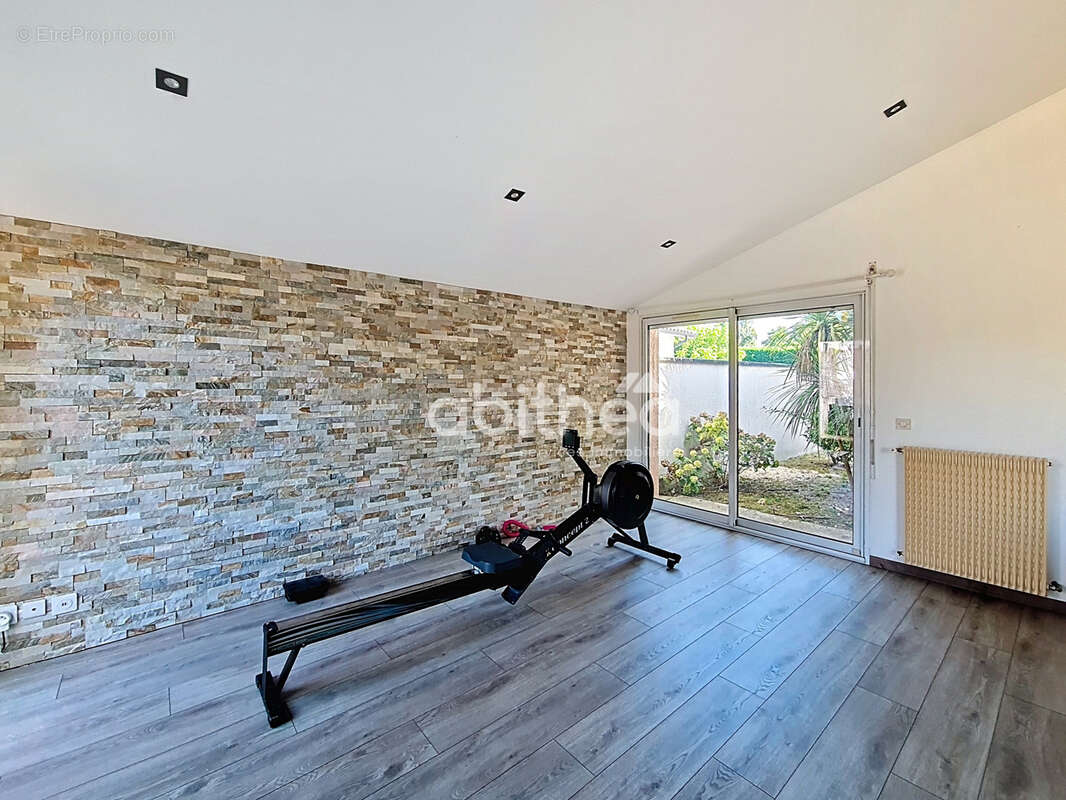 Maison à AMBARES-ET-LAGRAVE