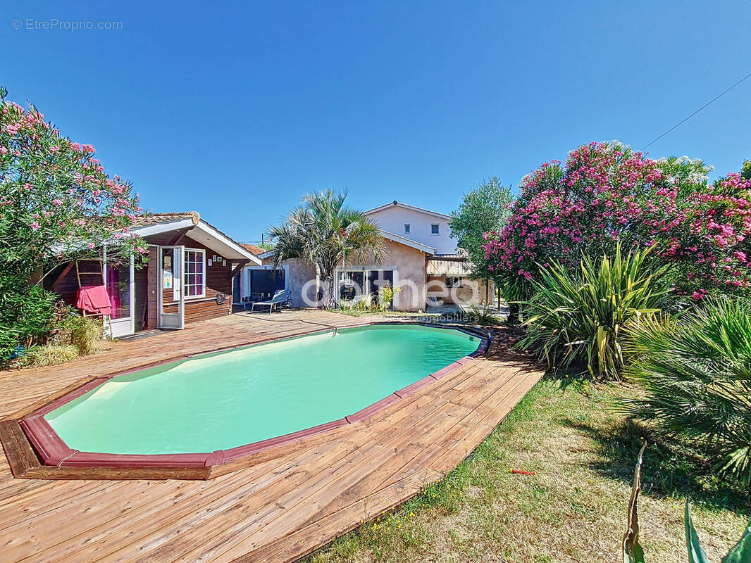 Maison à AMBARES-ET-LAGRAVE