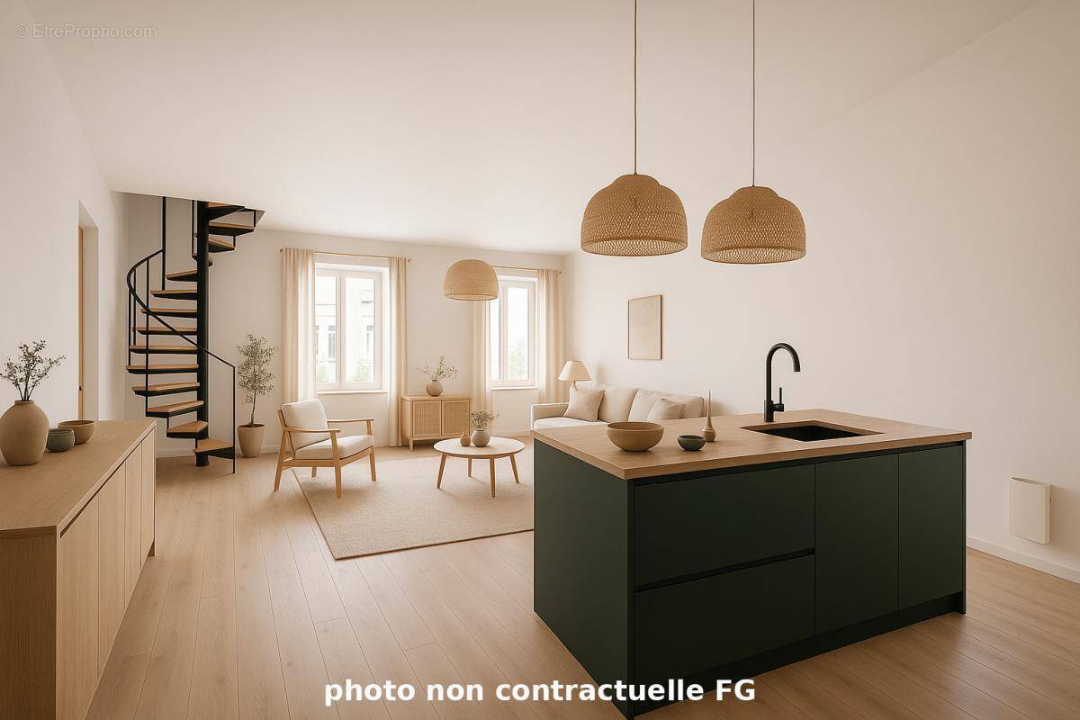 Appartement à SOLLIES-TOUCAS