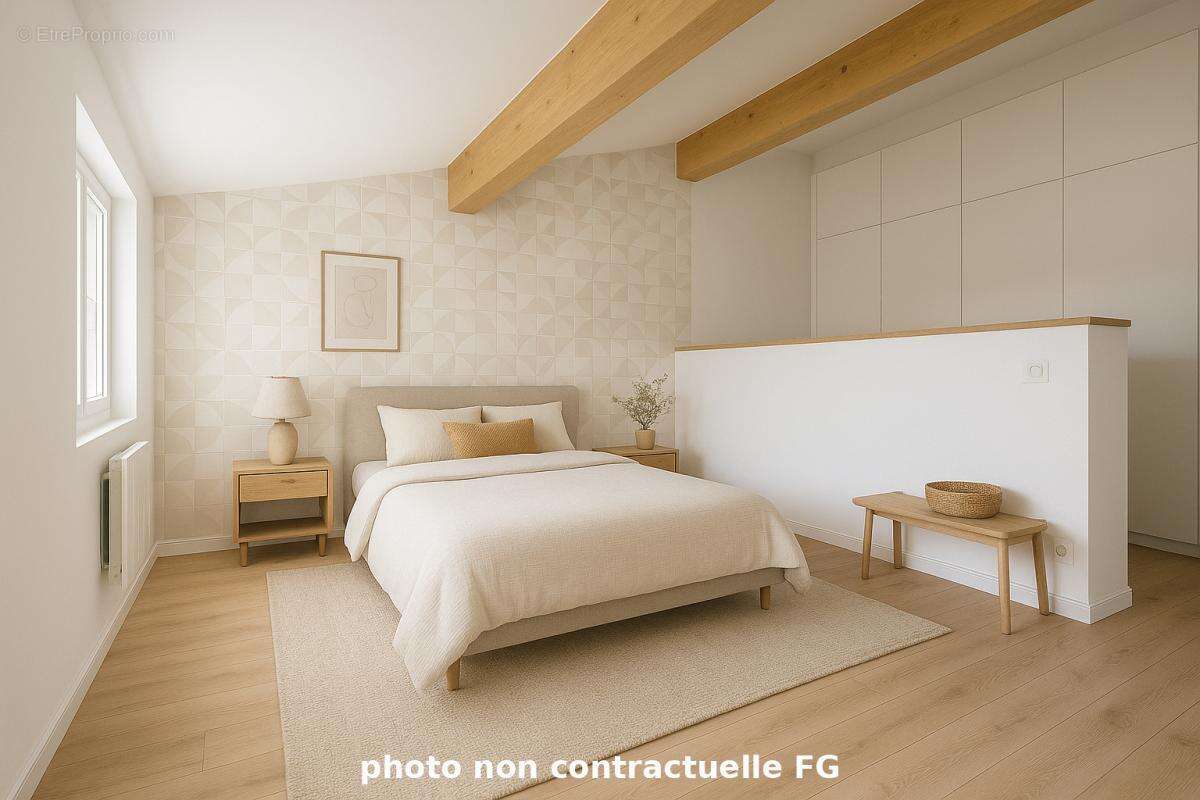 Appartement à SOLLIES-TOUCAS