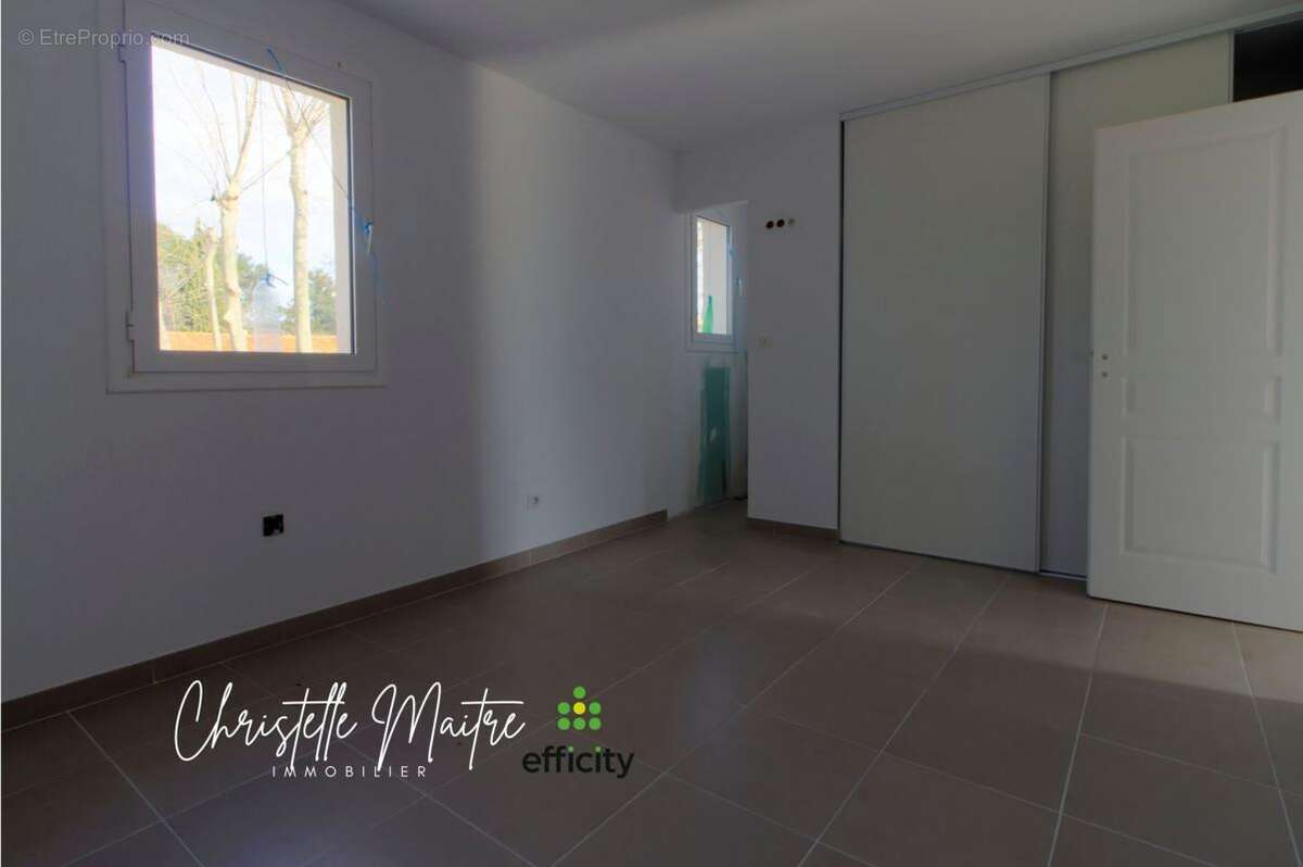 Maison à SAINT-MARTIN-DE-CRAU